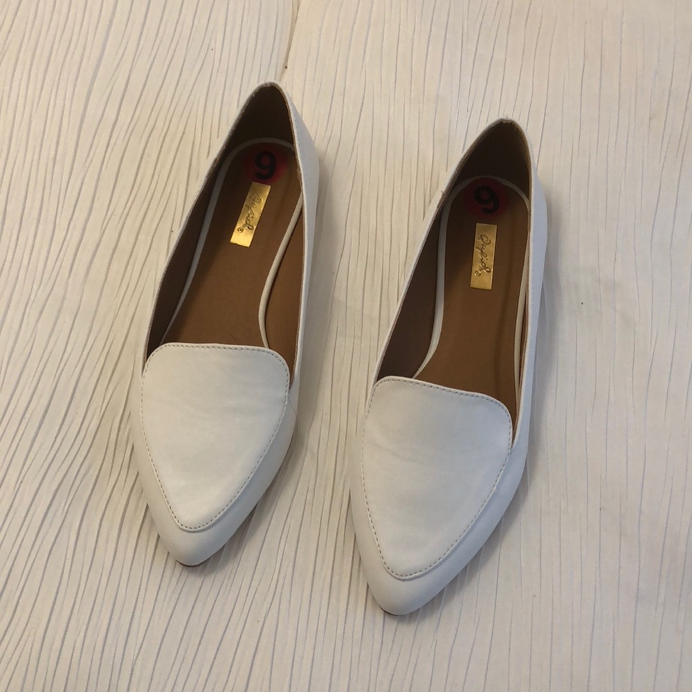 WHITE FLATS LOAFERS